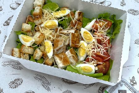 Салат Цезарь с курицей