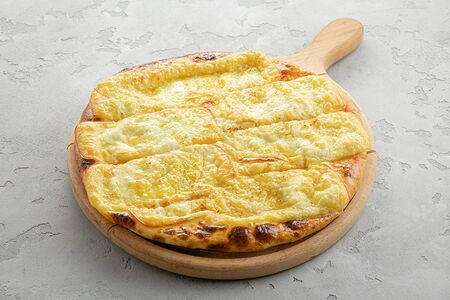 Хачапури с копченым сулугуни