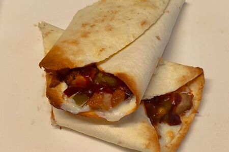 Враппер со свининой острый