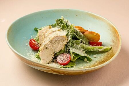 Цезарь с куриным филе