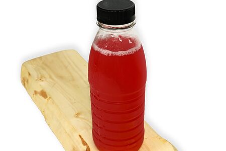 Бодрый напиток с имбирем и малиной