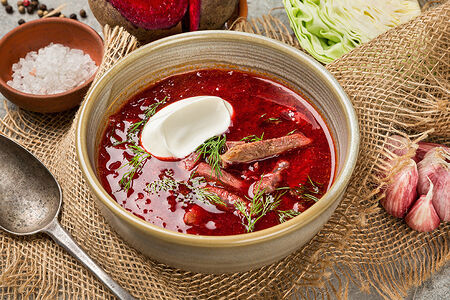 Домашний борщ с говядиной 