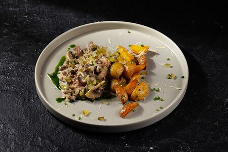 Бефстроганов с картофелем бэйби