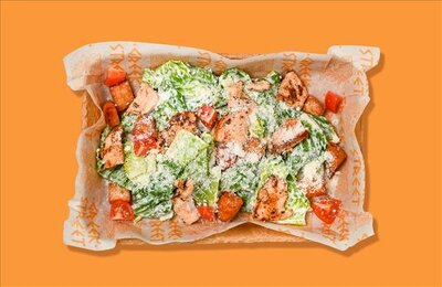 Салат Цезарь с курицей
