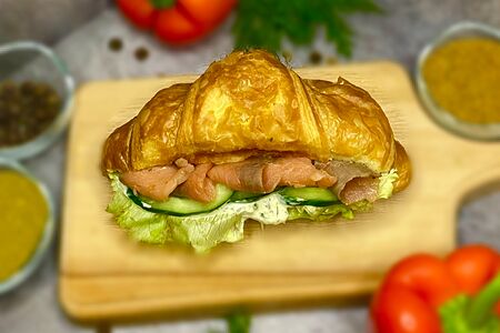 Сэндвич с красной рыбой 