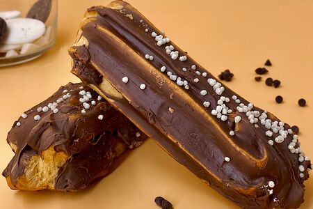 Заварное пирожное с шоколадным кремом