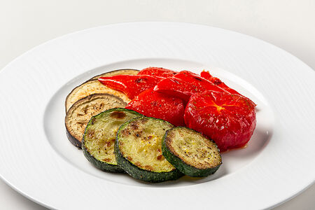 Обжаренные в хоспере баклажаны, перец болгарский, кабачок, шампиньоны, тома