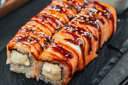 Запечёный ролл Филадельфия Делюкс