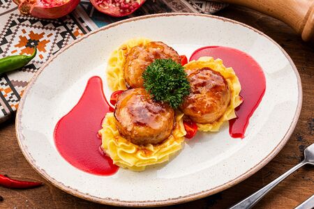 Котлеты из индейки с картофельным пюре 