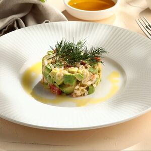 Тартар из краба и авокадо