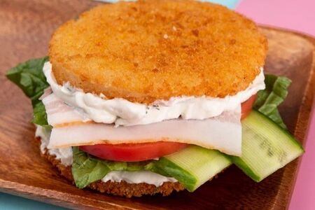 Суши-бургер с беконом