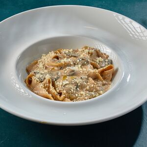 Паппарделле с говядиной и сыром дорблю