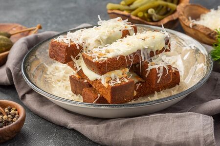 Гренки с сыром