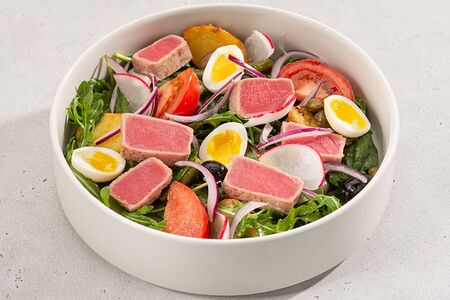 Салат Нисуаз с тунцом