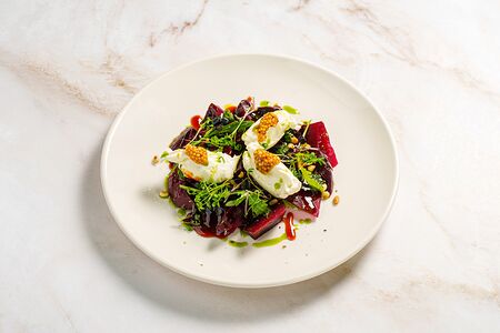 Салат из свеклы с творожным сыром 