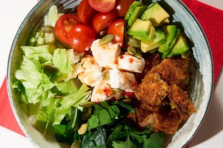 Боул с хрустящим баклажаном