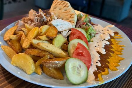 Гиро на тарелке 