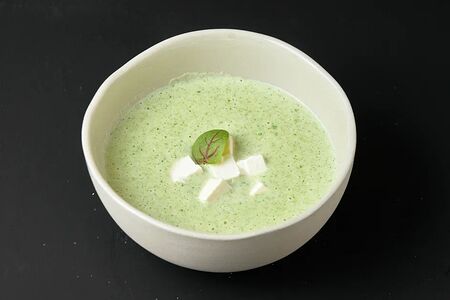 Крем-суп из шпината с фетой