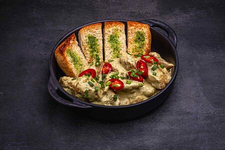 Цыпленок в соусе чкмерули