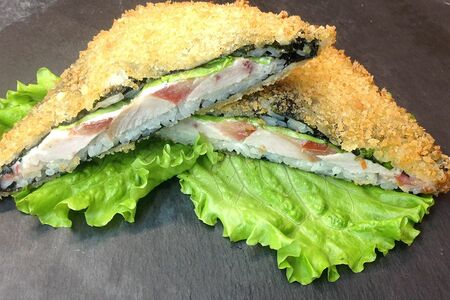 Горячие онигири с курицей