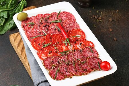 Ассорти из сыровяленых колбас