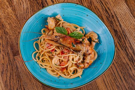 Паста с лангустинами в кокосовом соусе