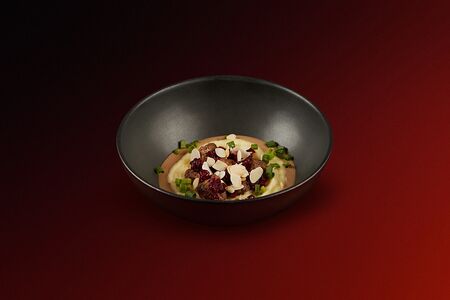 Митболы с брусничным соусом и картофельным пюре