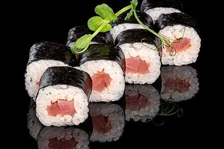 Маки с тунцом