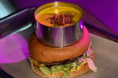 Фирменный бургер Hustle