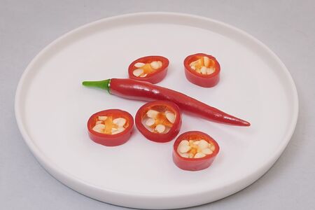 Перец чили свежий