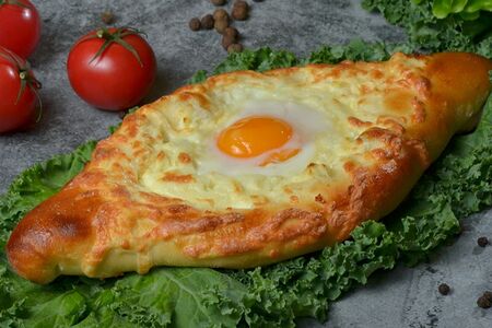 Хачапури по-аджарски с яйцом Макси