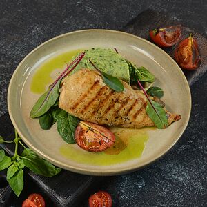 Жареная куриная грудка в соусе хойсин