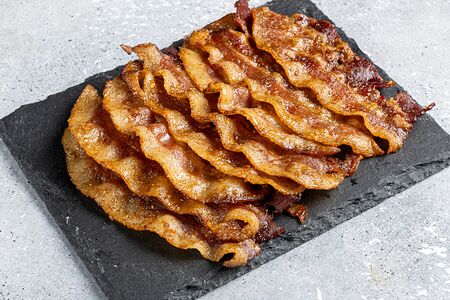 Карамелизированный копченый бекон