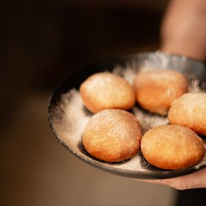 Пончики с заварным кремом