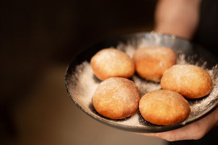 Пончики с заварным кремом