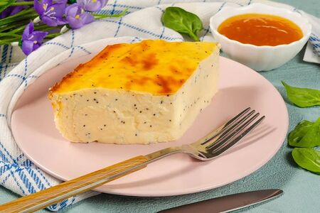 Запеканка творожная с джемом 