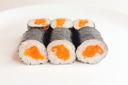 Ролл с лососем