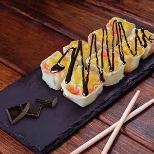 Фруктовый ролл с ананасом и шоколадным топпингом