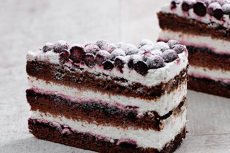 Чизкейк с чёрной смородиной