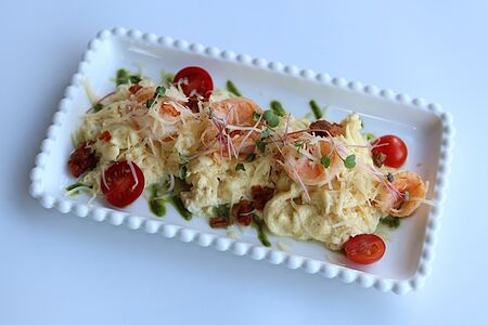 Скрэмбл с тигровыми креветками 