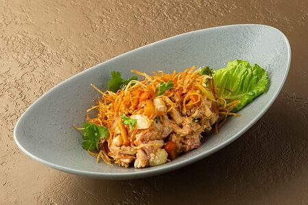 Салат Кензо с цыплёнком и опятами