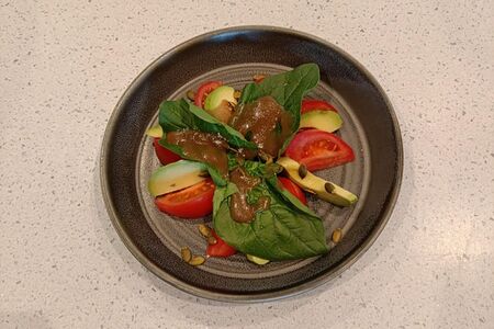 Томат-авокадо