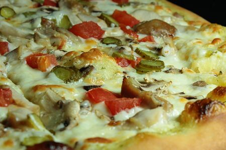 Курочка с маринованными огурчиками