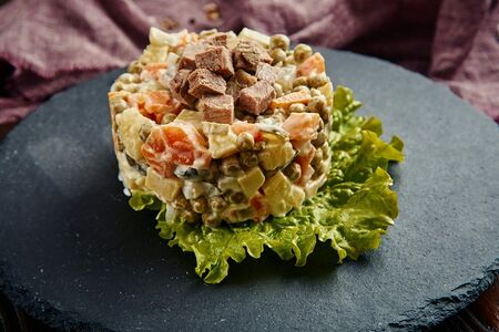 Салат Оливье с говядиной