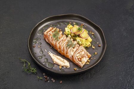 Сальциссон из свиных ушек