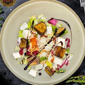 Салат с хрустящими баклажанами 