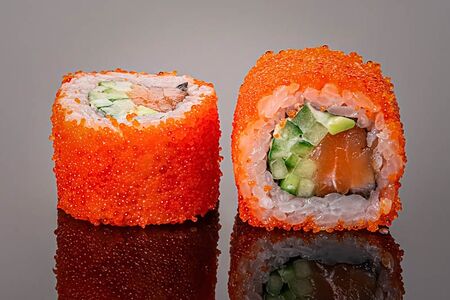 Ролл Калифорния Классик с Лососем