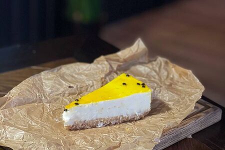 Чизкейк Манго-маракуйя