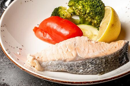 Стейк из лосося на Пару