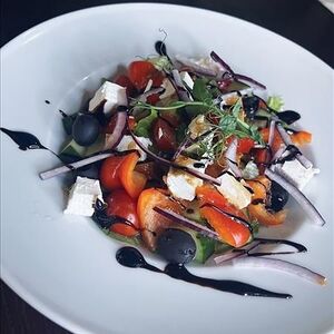 Фрау салат- овощной салат с сыром фета